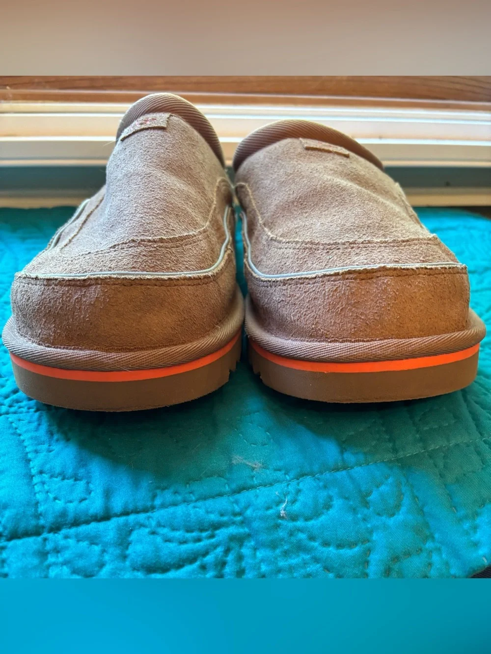 UGG Men’s Size 11 Suede Slip On Shoes Brown Orange Trim Casual Loafers/slippers